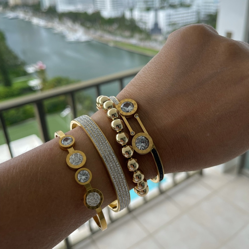 Trendy stackable bangles